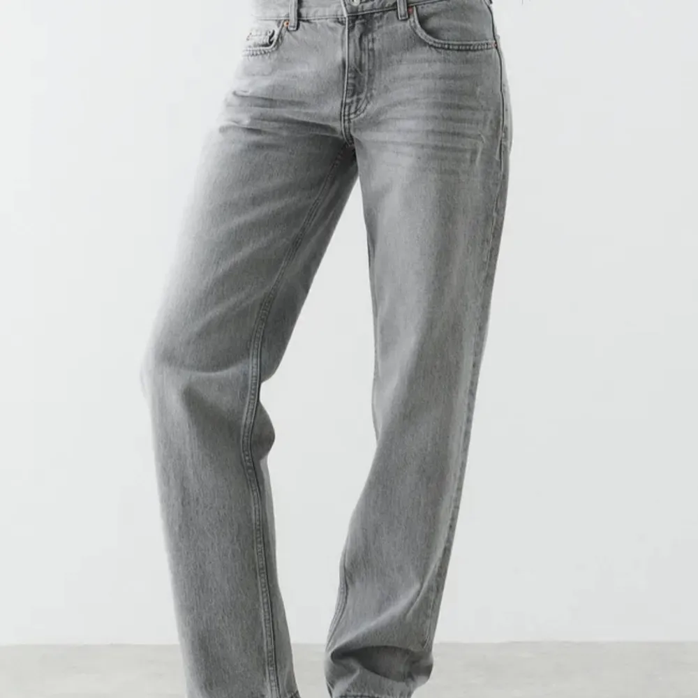 Säljer dessa Gina jeans, skriv om du är intresserad och vill ha egna bilder💕använda en gång💕💕pris kan diskuteras vid snabb affär💕. Jeans & Byxor.