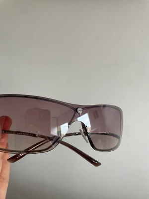 Äkta gucci solglasögon  - Säljer ett par äkta gucci solglasögon i mycket fint skick 