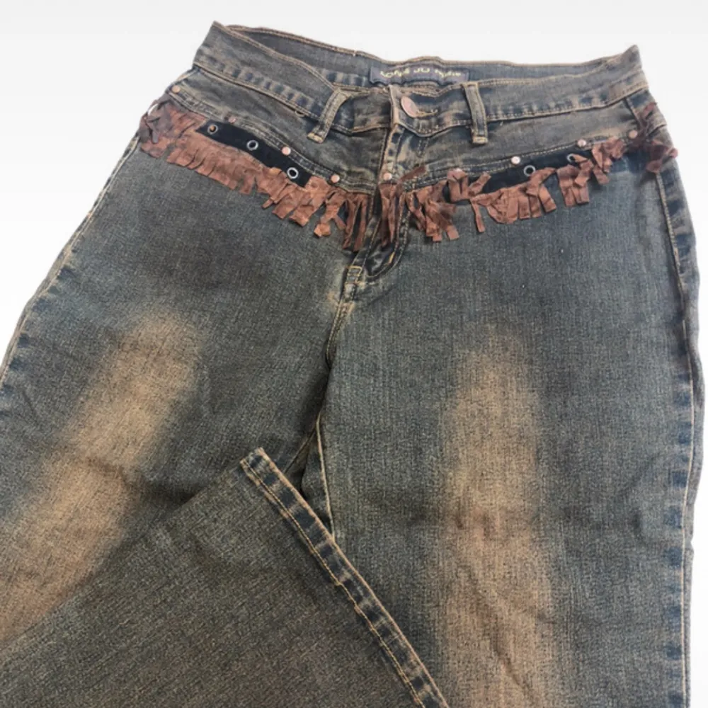Jättefina deadstock vintage jeans. Märkta storlek L men sitter som en M 💕. Jeans & Byxor.