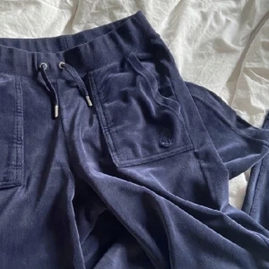 Night sky juicy  - Första bilden är lånad!! Night sky juicy i xs, köpta på Nelly.com💓💓,skriv privat för fler bilder eller frågor. 