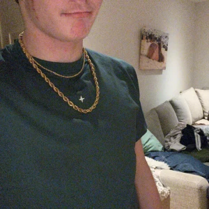 18k guldpläterat halsband - Knappt använd. Ett år gammal från kejsar.se