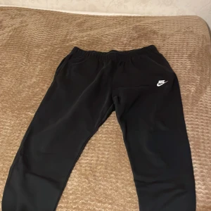 Nike  - Nike byxor, bra skick, nästan helt ny