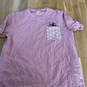 Demon slayer t-shirt - Använd fåtal gånger 