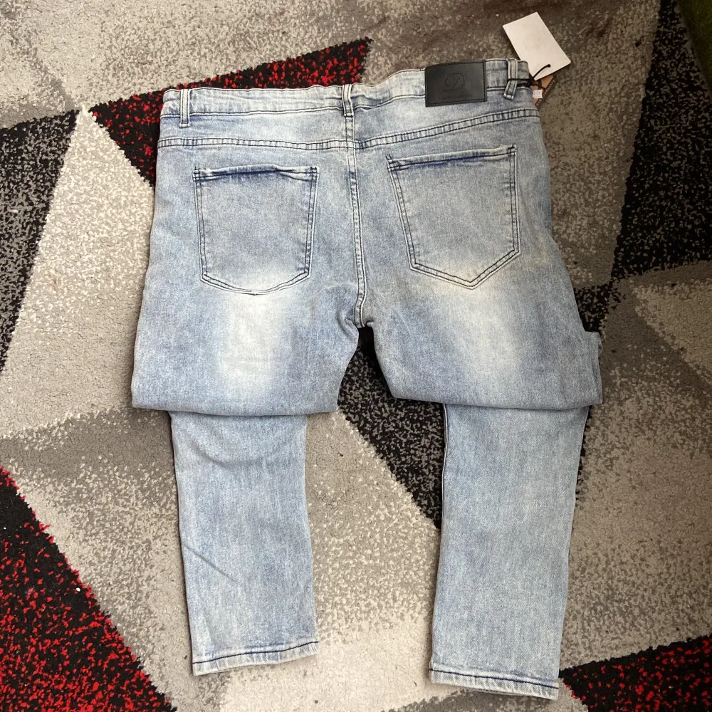 D  Classic clothing  Size : 38  As good as new. Pick up in Gothenburg . Jeans & Byxor.