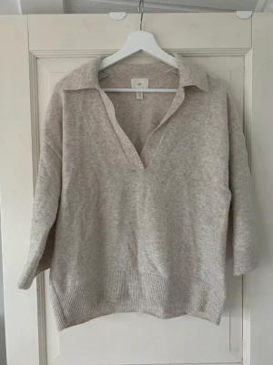 Stickad tröja med krage strl S - Jättefin tröja!! Strl S