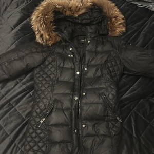 Vinter Jacka  - Jacka från Rockandblue I storlek 42 med äkta päls.