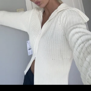 Stickad kofta - Stickad kofta, använt skick