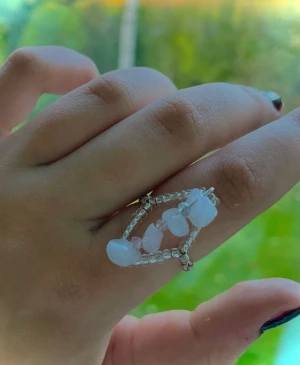 Rosenkvarts ring - Äkta silver ring med glaspärlor. Storlek justerbar  Fri frakt!