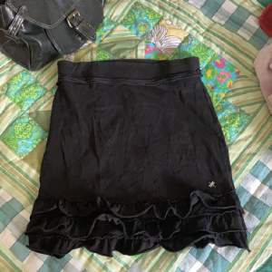 Svart kjol:) säljer då den är för stor för mig:/⭐️ 