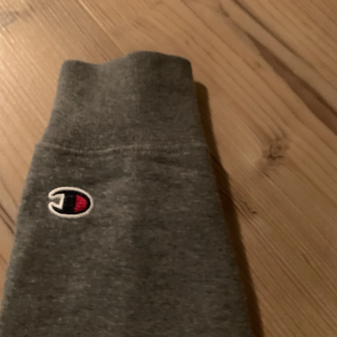 Grå Champions hoodie  - 91