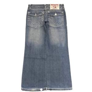 Säljer dessa asfeta true religion jeans som aldrig har använts då de är för korta för mig. Är köpta på plick