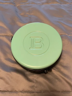 Balmain Necessär - Nyskick 10/10  Nypris 4200kr