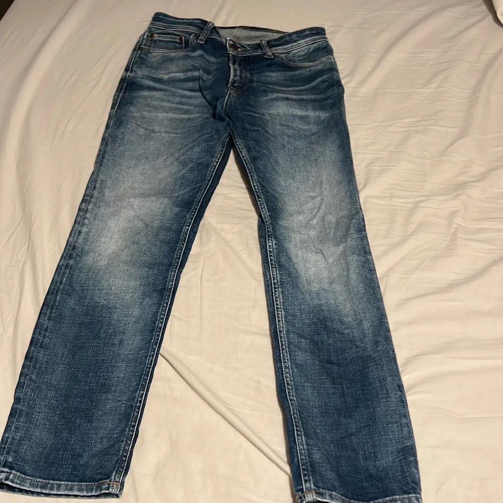 Regular jack&jones jeans i väldigt bra skick, har använts ett fåtal gånger. W29L30. Jeans & Byxor.