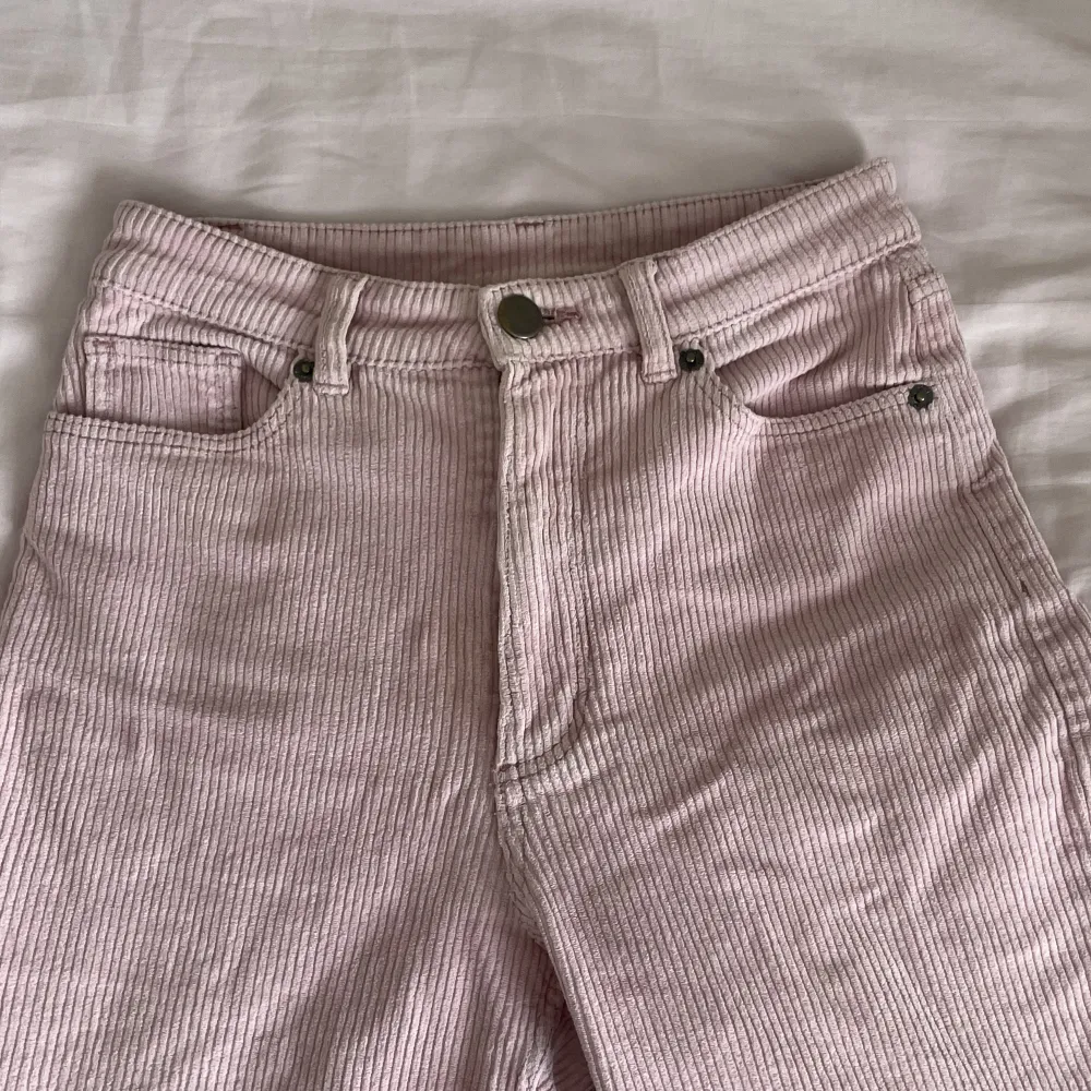 Säljer pga för korta för mig (är 168) 💖mid waist!. Jeans & Byxor.