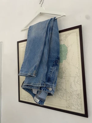 JJ Jeans - Säljer mina Jack & Jones jeans strl 30/30 Chris Loose. De är använda cirka 3 gånger och har inga defekter alls. Skriv pm för frågor eller fler bilder