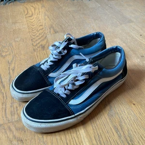 Vans! - Vans i relativt gott skick! Alla bud är bindande!