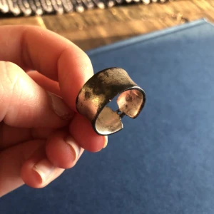 Gamal silver ring - Antik silver ring! Söt till en vintage outfit🧳säljer för 20kr + frakt