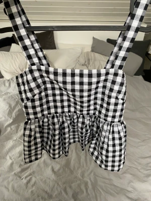 Rutigt linne - Super fint rutigt linne som är köpt på Afound ❤️ Frakt ingår inte i priset!