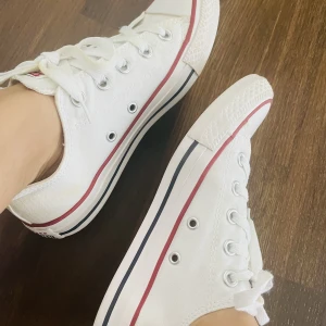 Converse  - Används en gång, nytt skick. Storlek 36,5. Priset kan diskuteras!! 