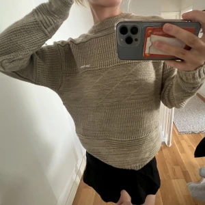 Stickad tröja! - 🌟