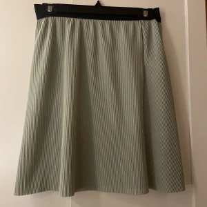 Kjol - Inte så mkt använd. Bra skick 