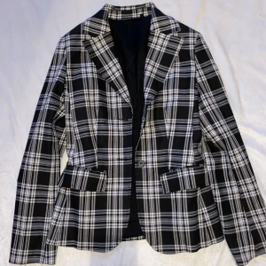 Figursydd kavaj - Som ny!