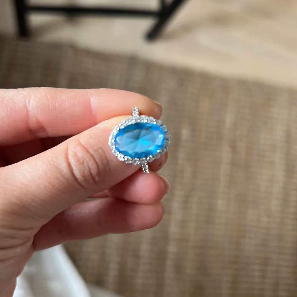 Vintage ring.  Så himla himla fin.   Köp på plick 💙🦋. Accessoarer.