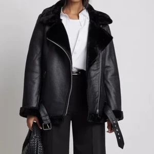 Pilot jacka  - Säljer min pilot jacka då den ej kommer till användning, köptes oktober 2022 använd fåtal gånger, mötas och fraktas, nypris 800kr, säljer för 500 (pris kan diskuteras)