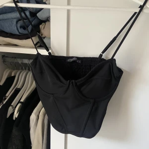 Festtopp - Jättefin festtopp från stradivarius i storlek M💕