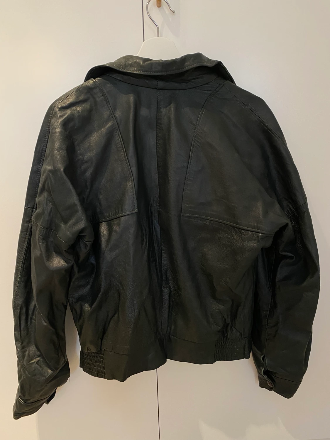 Mörkgrön skinnjacka  - 90