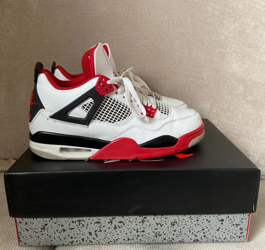 Jordan 4 red fire 