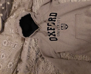 Hoodie - Grå hoodie i fint skick!🪐