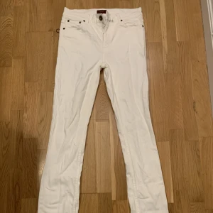 Vintage Vita Jeans - Riktigt fräsha jeans! 9/10 condition  Knappt använda märket är Oasis Jeans års modell runt 90-2k talet  Frakt står jag för 🤞