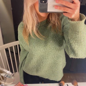 Grön tröja - Grön stickad tröja från chiquelle💚💚