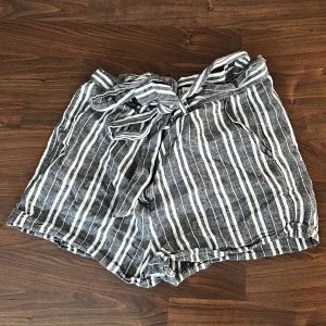 Fina shorts - Short i fint skick. Storlek S