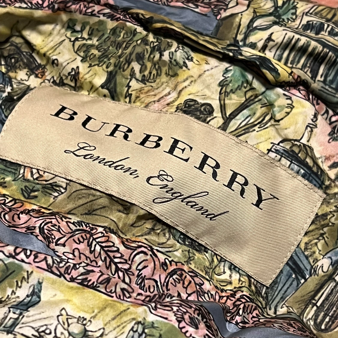 Burberry windbreaker  - 90