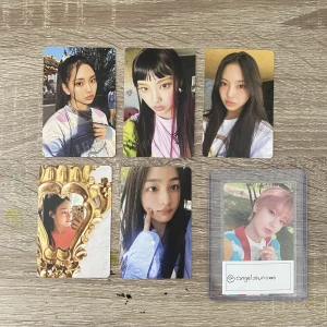 Newjeans photocard - Minji och hyein längst åt höger inte tillgängliga. Resten 60kr styck 