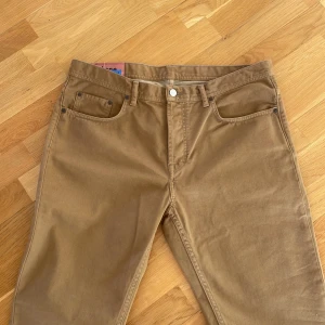 Bruna acne jeans - Något använda jeans från acne. Köpta för 1800. 