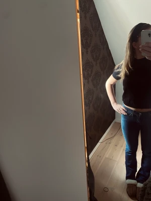 Stickad t-shirt  - Snygg finstickad t-shirt från Lindex, super mjuk och skön! Passar s/m😊priset kan disskuteras!