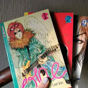 Manga med volym 1&2&9 med namnet One gjord av Lee Vin. Språket i mangan är svenska 30 kr/st 90 för alla tre