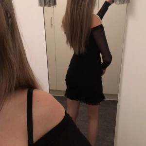 Svart klänning  - Jättefin fest klänning från bik bok för 600kr som aldrig är använd 