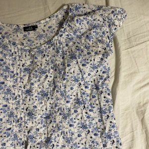 Blus - Blus i storlek 42/M😊
