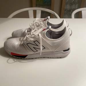 New balance 247 i använt skick. Storlek 41