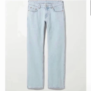 Weekday arrow jeans - Bra skick! Kommer aldrig till användning längre,💓 är 174! Skriv för fler bilder