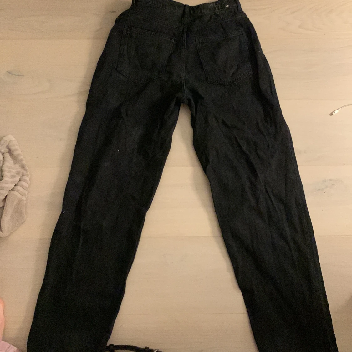 H&M högmidgade jeans - 90