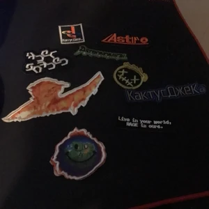 Travis scott patches  - Säljer patches jag fick med min Travis scott ryggsäck 