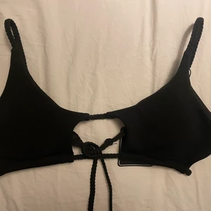 Bikiniöverdel - Så fin svart bikinitopp frn Zaful aldrig använd! Skulle säga att den passar en XS/S eller A/B kupa. 
