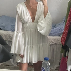 Klänning - Oanvänd klänning med lappar kvar💕