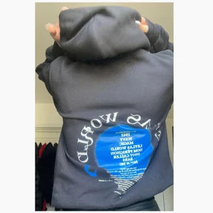 Antwan merch - Limited edition, finns inte att få tag på längre. Köpte från dopest.se. Använd fåtal gånger och är i nyskick. Skriv för fler bilder. Från albumet ’leylas world’ 