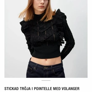 Zara tröja - Säljer denna super fina stickade tröjan från zara i helt nyskick aldrig andvänd och super fin!❤️